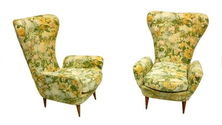 PRODUZIONE ITALIANA Coppia poltrone rivestite in tessuto imbottito, supporti...