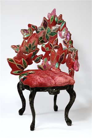 Carla Tolomeo (Pinerolo, 1945) VITE VERGINE Sedia, velluti, passamanerie e...