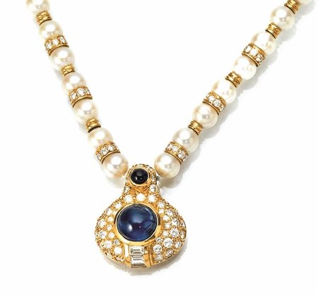 Collana in oro giallo, perle, diamanti e zaffirirealizzata ad una file di...