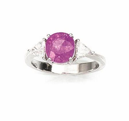 Anello in oro bianco, zaffiro rosa e diamanti, corredato di certificato GRSal...