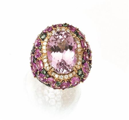 Anello in oro rosa, kunzite, zaffiri rosa, granati verdi e diamantirealizzato...