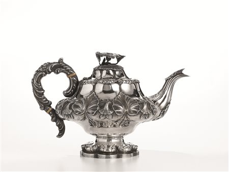 TEIERA, LONDRA, 1835in argento di forma bombata e sbalzata a costolonature...