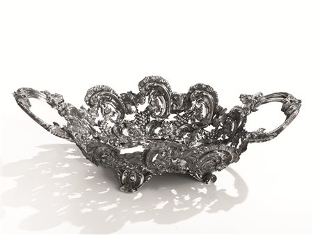 VASCHETTA, ITALIA, 1870 CIRCAin argento traforato e sbalzato a pampini...