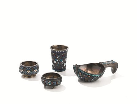 Sette scatoline, SEC XIX in argento traforato, decorato a niello e inciso, g...