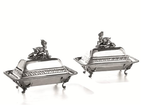 COPPIA DI LEGUMIERE, MILANO 1950 CIRCA, FACITORE TRABUCCOin argento di forma...