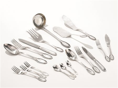 SERVITO DI POSATE, SEC. XXin argento, manici decorati da foglie lanceolate,...