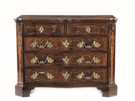 Cassettone, Roma, sec. XVIII, in radica di noce intarsiata in bosso, piano...