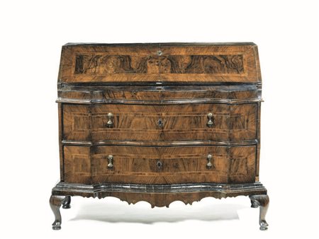 Cassettone scrivania, Veneto, sec. XVIIIin noce a pagina scura e radica di...