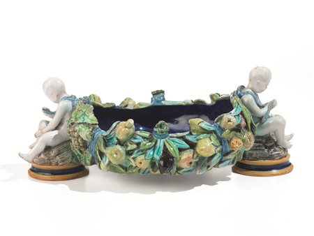 VASCHETTA CENTROTAVOLA, MANIFATTURA GINORI, SECOLO XIXin maiolica dipinta in...