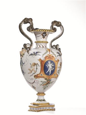 GRANDE ANFORA, MANIFATURA GINORI, INIZI SECOLO XXin maiolica di forma...