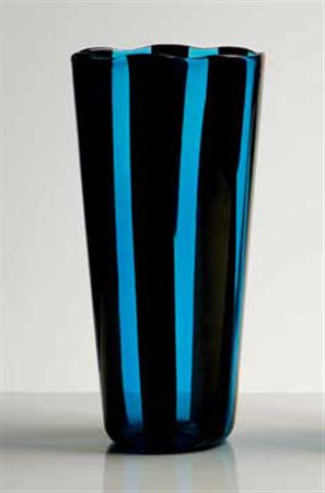 Fulvio Bianconi Vaso a spicchi, in vetro blu a fasce verticali nere 1950...