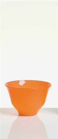 Tobia Scarpa Piccola coppa in vetro battuto arancione circa 1957, altezza cm...