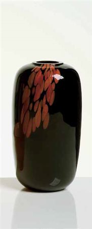 Venini Vaso in vetro nero con decoro a murrine rosse anni ’50, altezza cm 20....