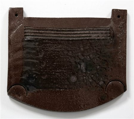 HSIAO CHIN 1935 Senza titolo Smalti su ceramica lavorata, cm. 26 x 29,5 x 2...