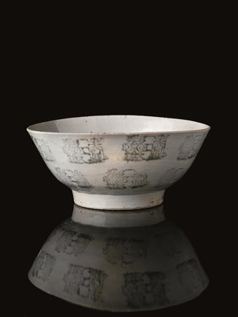 COPPA, CINA, DINASTIA MING decorata con ideogrammi, diam cm 22,5&nbsp;A...