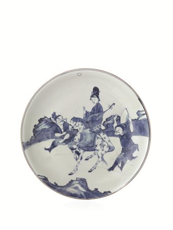 PIATTO, CINA, DINASTIA QING PERIODO KANGXI (1662-1722)in porcellana bianca e...