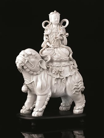 Scultura Cina dinastia qing sec.xviii in porcellana raffigurante Guanyin...