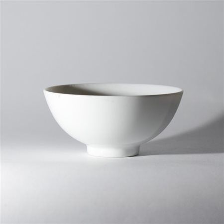 A Chinese monochrome white bowl