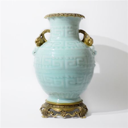 A fine and large Chinese Celadon vase