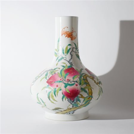 A Chinese 'peaches' vase