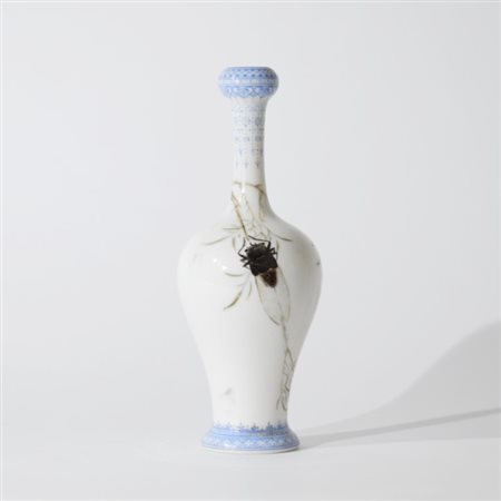 A Chinese Falancai vase