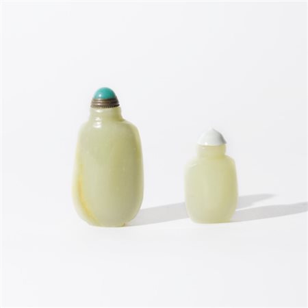 Two Chinese jade snuff bottles