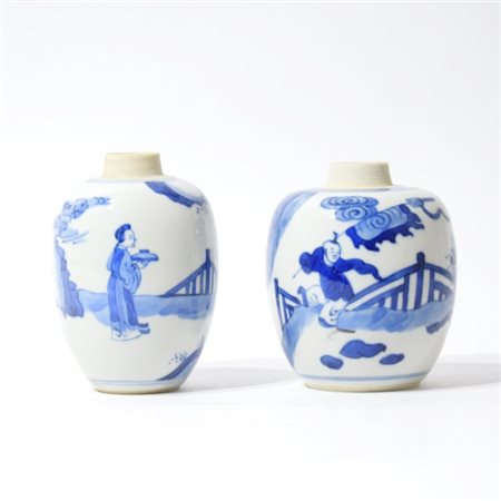 Two Chinese blue and white porcelain jars