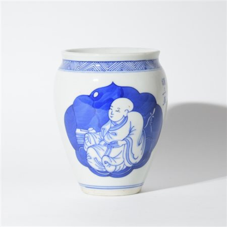 A blue and white Chinese vase