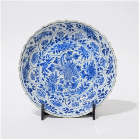 A fine Chinese blue and white dish