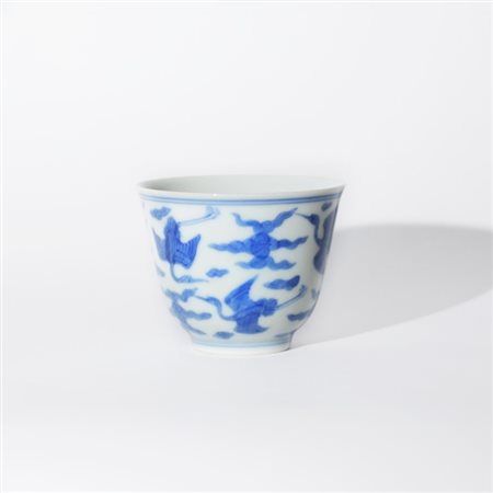 A Chinese blue and white 'cranes' cup