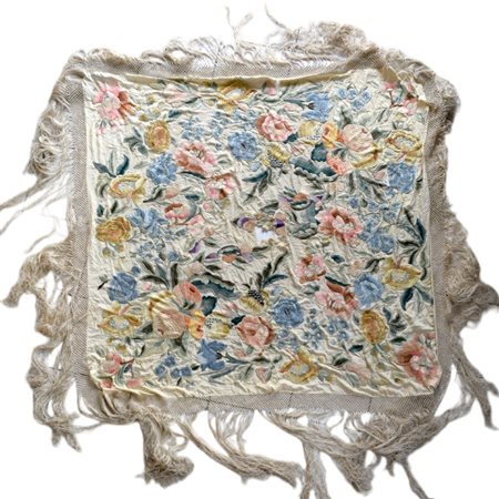 A Chinese silk embroidery
