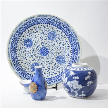 Three Chinese blue and white porcelain pieces