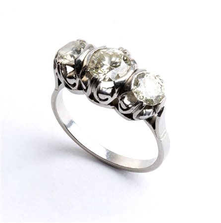 Anello Trilogy in platino e diamanti montatura traforata in platino,...