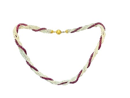 Girocollo a torsade con radici di rubino e quarzi composto da due fili di...
