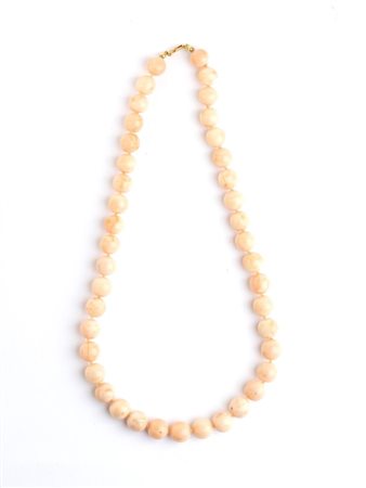 Collana in oro e corallo composta da un filo di sfere di corallo Deep Sea,...