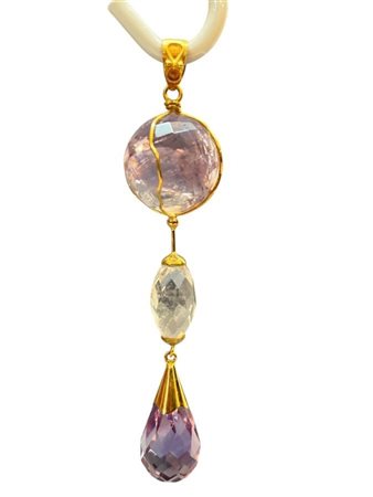 Pendente con ametiste e cristallo di Rocca montatura in oro giallo 18k,...