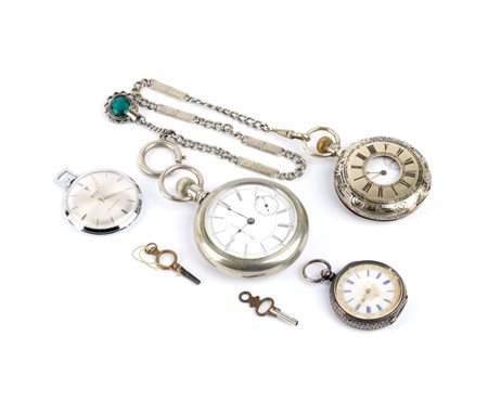 Lotto composto da 4 orologi da tasca in metallo, quadranti bianchi di cui uno...