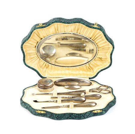 Set da manicure italiano in argento XX secolo Peso totale: 131 gr. Peso...