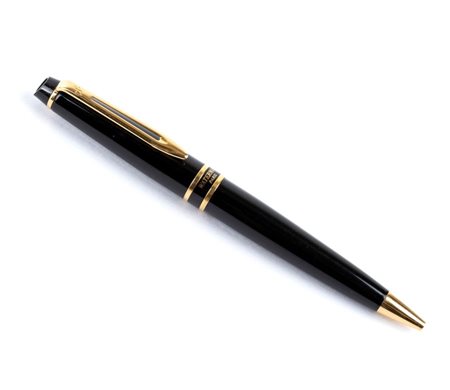 WATERMAN 502 Paris: penna a sfera corpo in lacca nera con finiture dorate....