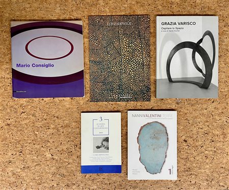 ARTISTI ITALIANI DEL DOPOGUERRA - Lotto unico di 5 cataloghi