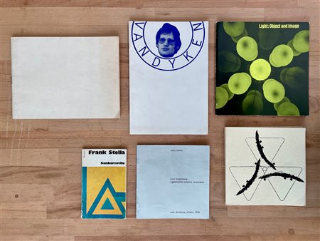 COLLETTIVE INTERNAZIONALI - Lotto unico di 6 cataloghi