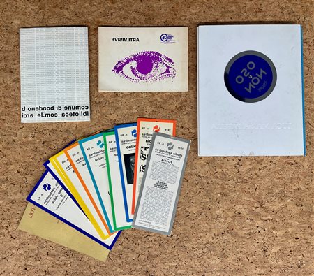 POESIA VISIVA - Lotto unico di 3 cataloghi e numerosi pieghevoli