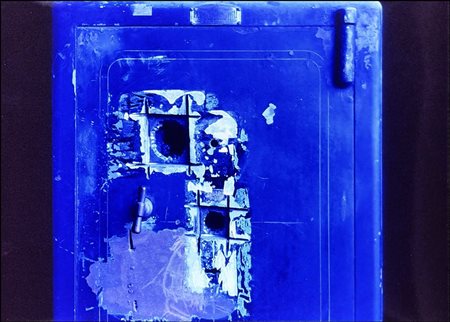 CATTELAN MAURIZIO Padova 1960 "Cassaforte svaligiata - 76.400.000"