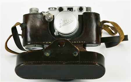 MACCHINA FOTOGRAFICA ANALOGICA LEICA - D.R.P. IIIF numero di serie: 688646...