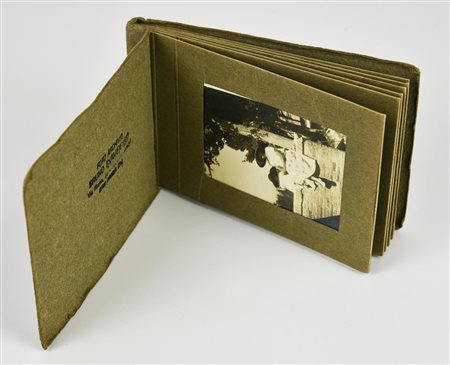 ALBUM FOTOGRAFICO rilegatura in cartone rigido, cm 9,5x14,5 presente una sola...