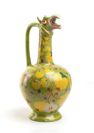 VINCENZO PINTO
(Vietri 1870 - 1939)
<br>Anfora a forma di grifone con decorazione di frutti gialli