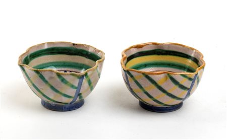 MANIFATTURA MARCINA<br>Lotto di due coppette con decorazione di veliero