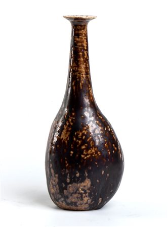 GUIDO GAMBONE
(Avellino 1909 - Firenze 1969)
<br>Piccola bottiglia marrone