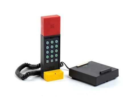 ETTORE SOTTSASS
(Innsbruck 1917 - Milano 2007)
<br>Telefono Enorme 