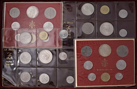  - LOTTO COMPOSTO DA DUE DIVISIONALI VATICANE (1969 E 1971), DUE DIVISIONALI ITALIANE (1970) E 8 MONETE D'ARGENTO.